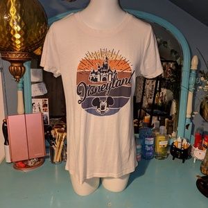 Disneyland t shirt